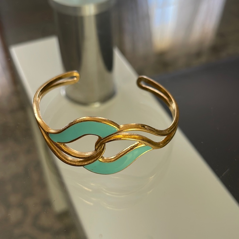 Turquoise Cuff Bracelet Gold Tone .